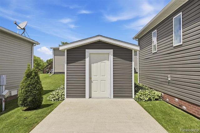 11766 Cedarbrook Drive, South Lyon, MI 48178