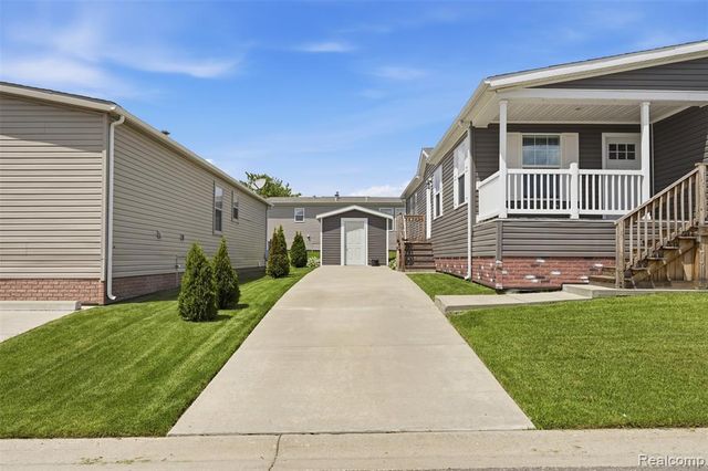 11766 Cedarbrook Drive, South Lyon, MI 48178