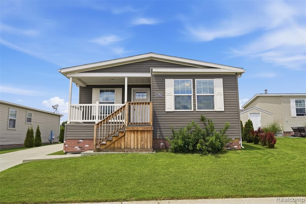 11766 Cedarbrook Drive, South Lyon, MI 48178
