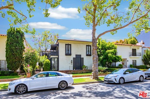 9936 Robbins Drive, Beverly Hills, CA 90212