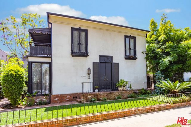 9936 Robbins Drive, Beverly Hills, CA 90212
