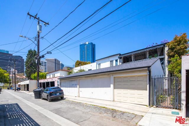 9936 Robbins Drive, Beverly Hills, CA 90212