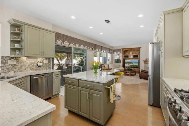 4863 Marblehead Bay Dr, Oceanside, CA 92057