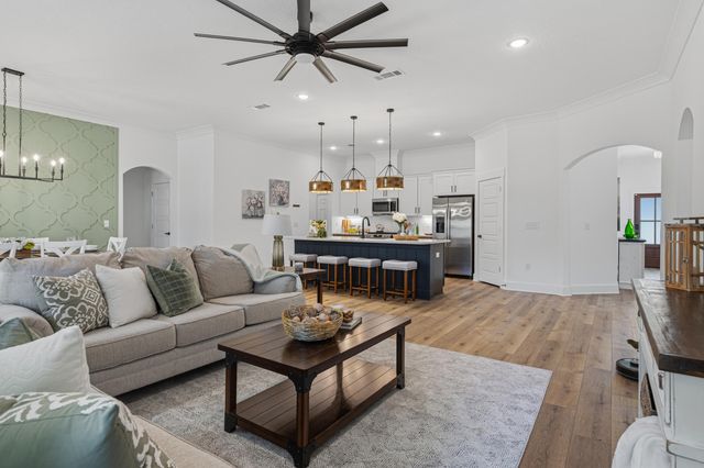 35 NW Highland Drive, Fort Walton Beach, FL 32548