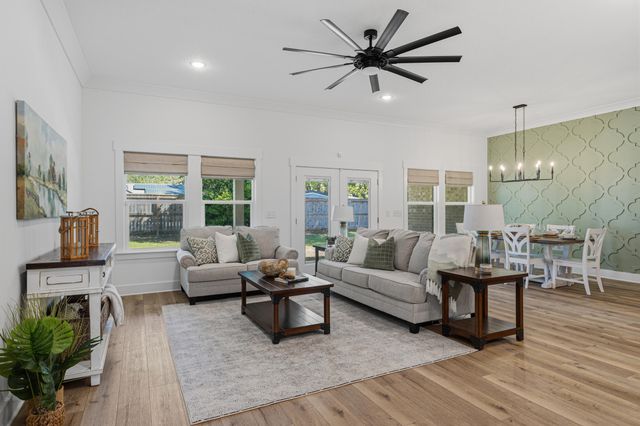 35 NW Highland Drive, Fort Walton Beach, FL 32548