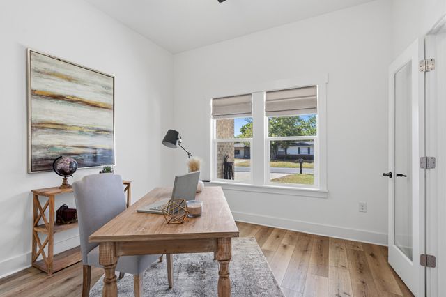 35 NW Highland Drive, Fort Walton Beach, FL 32548