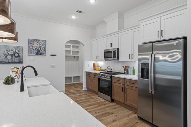 35 NW Highland Drive, Fort Walton Beach, FL 32548