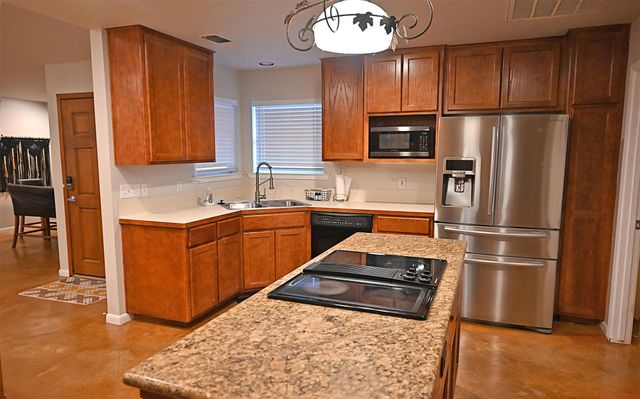 101 Stadium View DR, Marble Falls, TX 78654