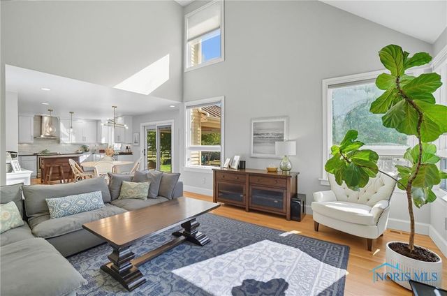 1371 Eastridge Drive, Waterville, OH 43566