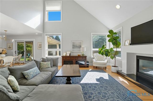 1371 Eastridge Drive, Waterville, OH 43566