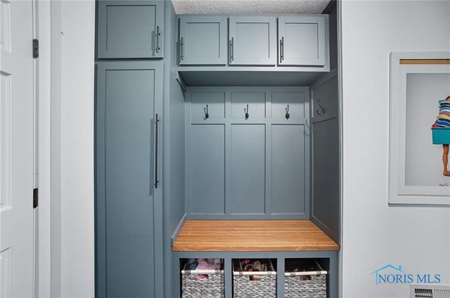 1371 Eastridge Drive, Waterville, OH 43566