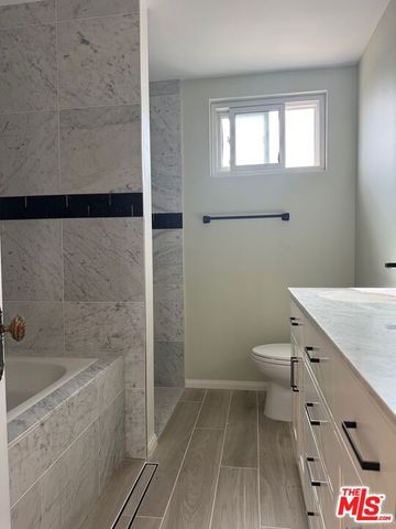 914 Lincoln Boulevard 301, Santa Monica, CA 90403