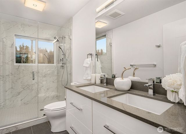 5114 24th Avenue NE, Seattle, WA 98105