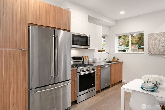 5114 24th Avenue NE, Seattle, WA 98105