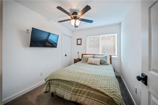 3022 Old Farmington Road, Fayetteville, AR 72704