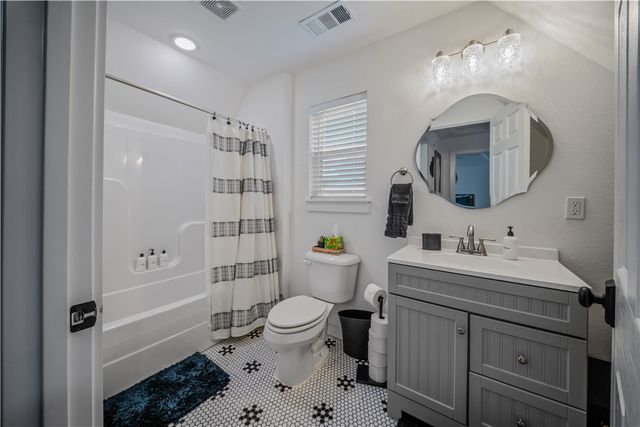 3022 Old Farmington Road, Fayetteville, AR 72704