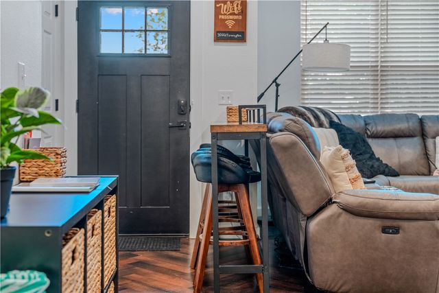 3022 Old Farmington Road, Fayetteville, AR 72704