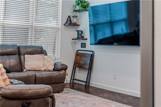 3022 Old Farmington Road, Fayetteville, AR 72704