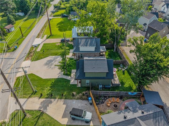 3022 Old Farmington Road, Fayetteville, AR 72704