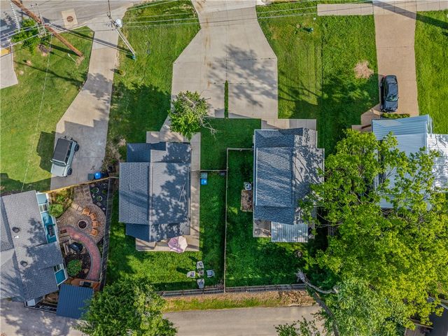 3022 Old Farmington Road, Fayetteville, AR 72704