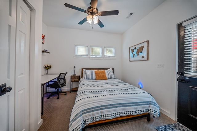 3022 Old Farmington Road, Fayetteville, AR 72704
