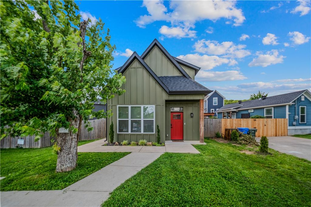 3022 Old Farmington Road, Fayetteville, AR 72704