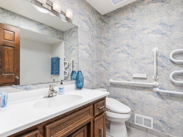8127 Pennsylvania Circle, Bloomington, MN 55438