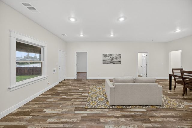 400 Pacific, Lodi, CA 95242