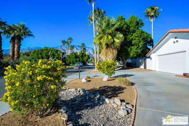 2750 E Vincentia Road, Palm Springs, CA 92262