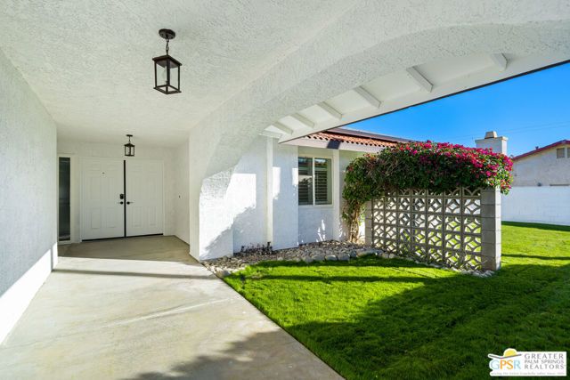 2750 E Vincentia Road, Palm Springs, CA 92262