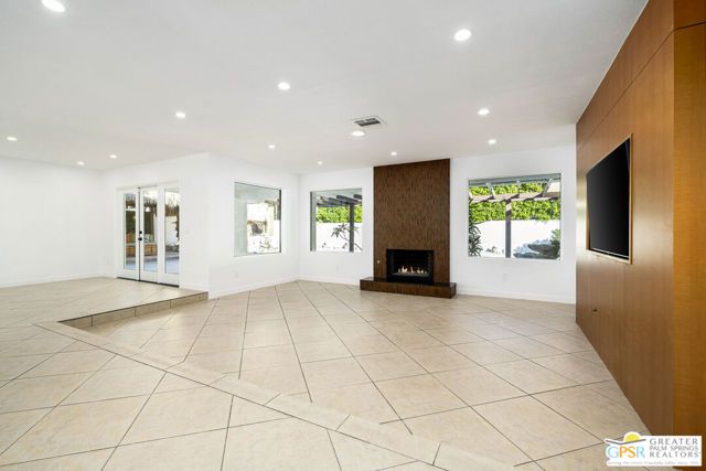 2750 E Vincentia Road, Palm Springs, CA 92262