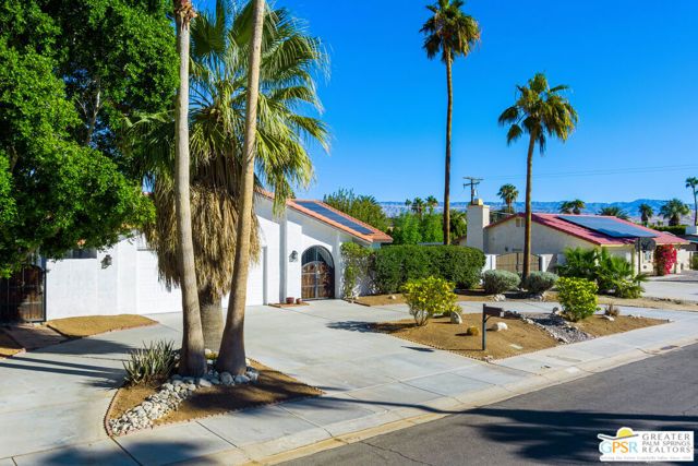 2750 E Vincentia Road, Palm Springs, CA 92262