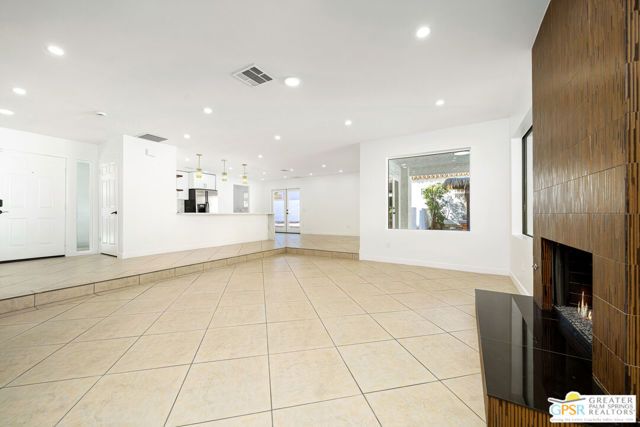 2750 E Vincentia Road, Palm Springs, CA 92262