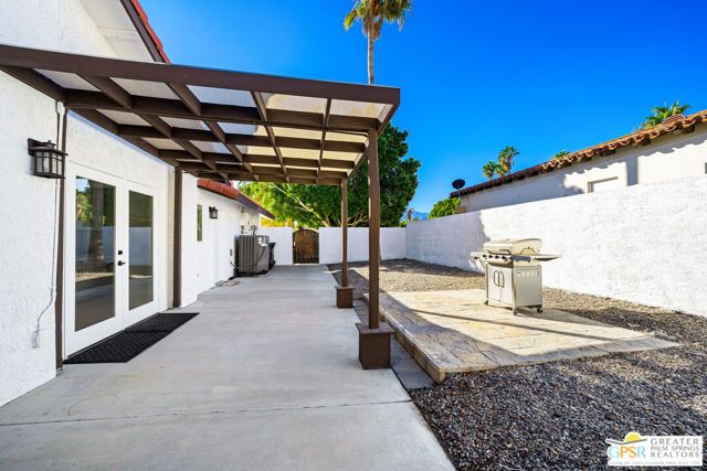 2750 E Vincentia Road, Palm Springs, CA 92262