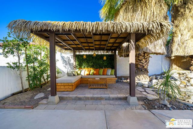 2750 E Vincentia Road, Palm Springs, CA 92262