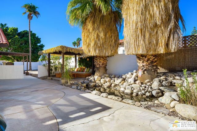 2750 E Vincentia Road, Palm Springs, CA 92262