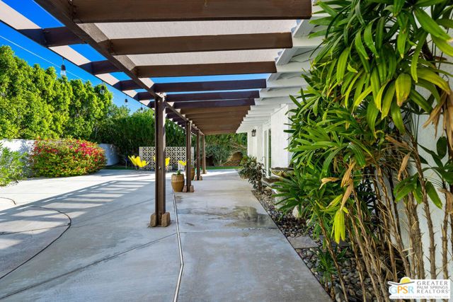 2750 E Vincentia Road, Palm Springs, CA 92262