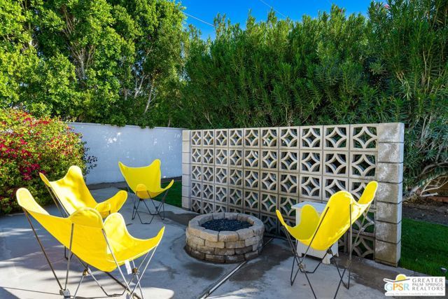 2750 E Vincentia Road, Palm Springs, CA 92262
