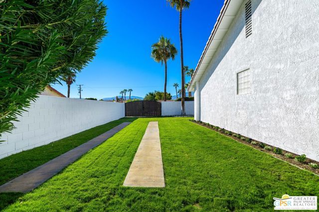 2750 E Vincentia Road, Palm Springs, CA 92262