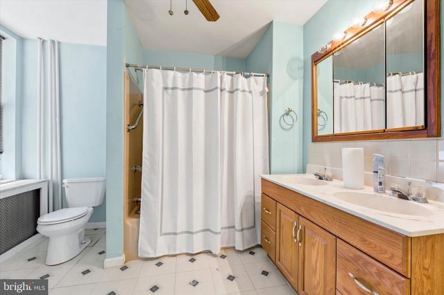 917 S 10TH ST, Philadelphia, PA 19147