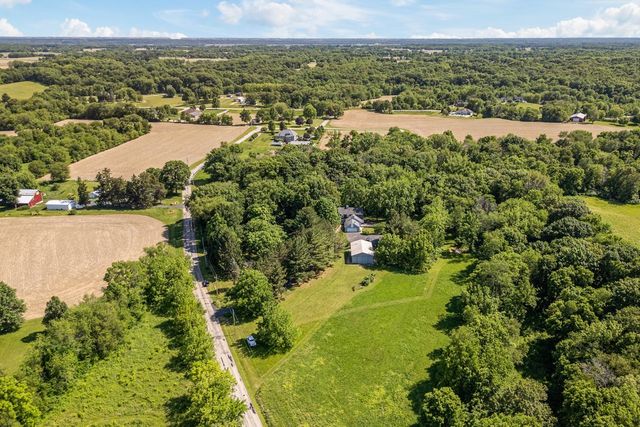8230 217th Street N, Port Byron, IL 61275