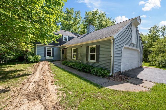 8230 217th Street N, Port Byron, IL 61275