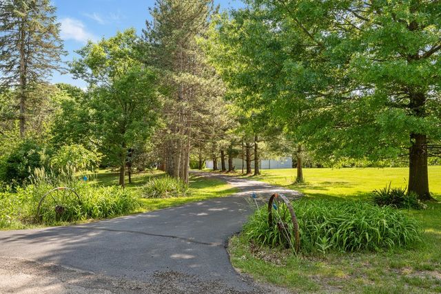 8230 217th Street N, Port Byron, IL 61275