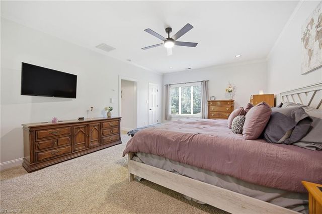 6000 Aaron Place Lane, Kernersville, NC 27284
