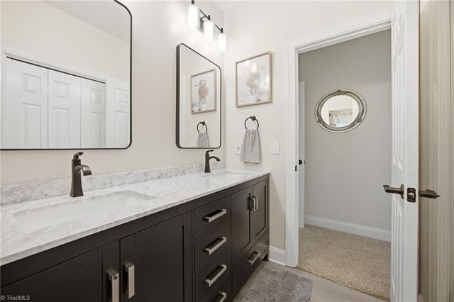 6000 Aaron Place Lane, Kernersville, NC 27284