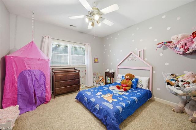 6000 Aaron Place Lane, Kernersville, NC 27284