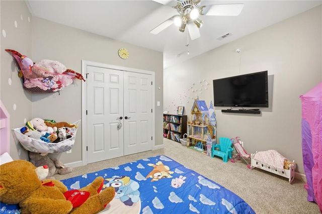6000 Aaron Place Lane, Kernersville, NC 27284