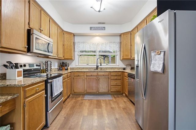 6000 Aaron Place Lane, Kernersville, NC 27284