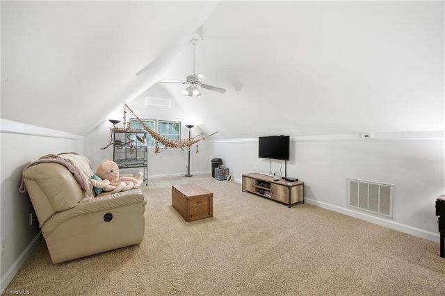 6000 Aaron Place Lane, Kernersville, NC 27284