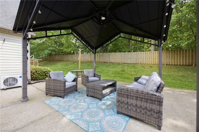 6000 Aaron Place Lane, Kernersville, NC 27284